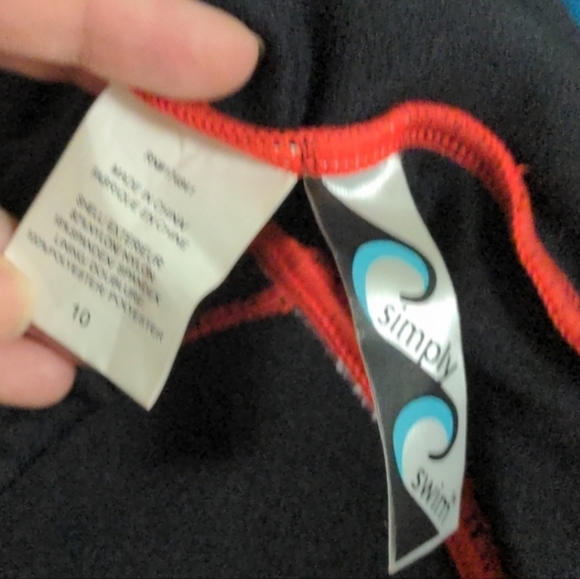 Brand new ONE PIECE Bathingsuit by Simply Swim SZ.10 RED Tummy Control - Picture 9 of 9